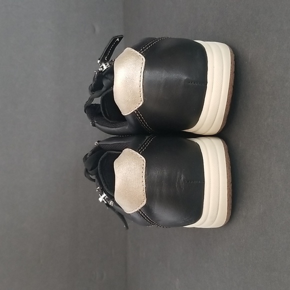 Earth Origins Eclipse Etta Shoe - Picture 4 of 12